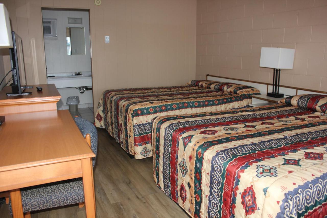 Flamingo Motel Penticton Esterno foto