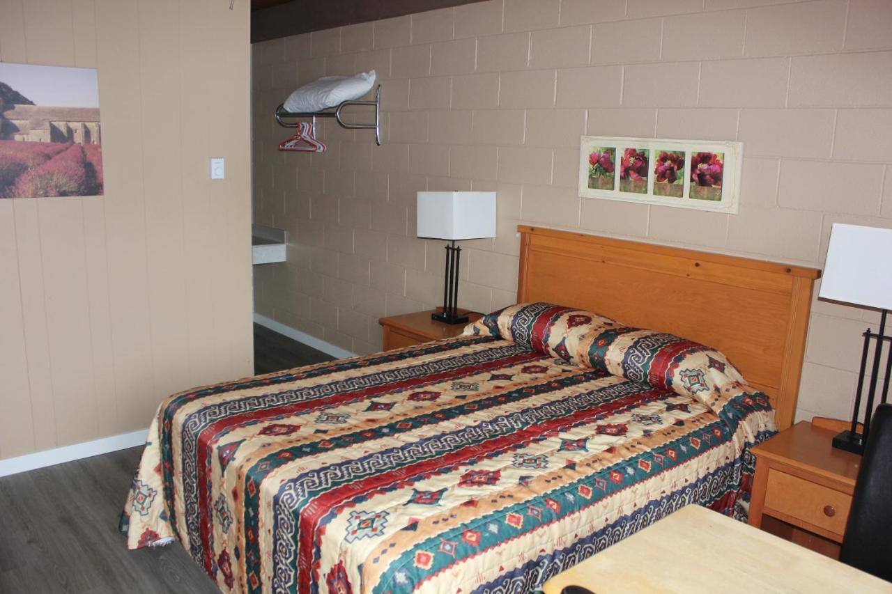 Flamingo Motel Penticton Esterno foto
