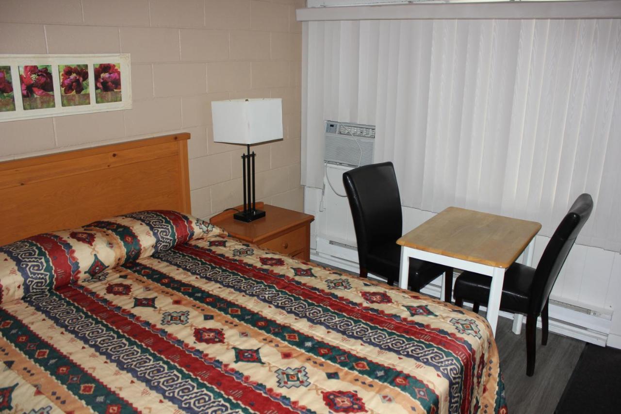 Flamingo Motel Penticton Esterno foto