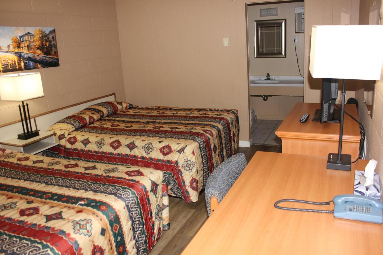 Flamingo Motel Penticton Esterno foto