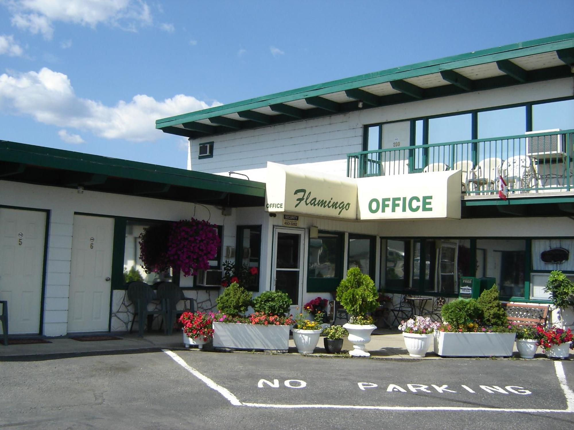 Flamingo Motel Penticton Esterno foto