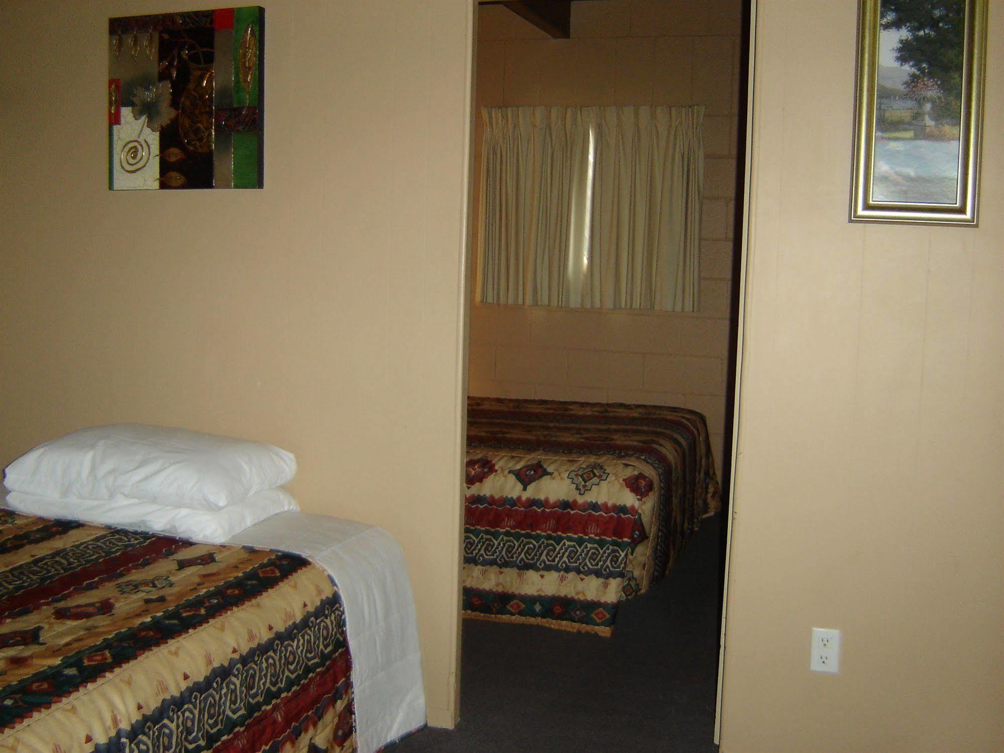 Flamingo Motel Penticton Esterno foto