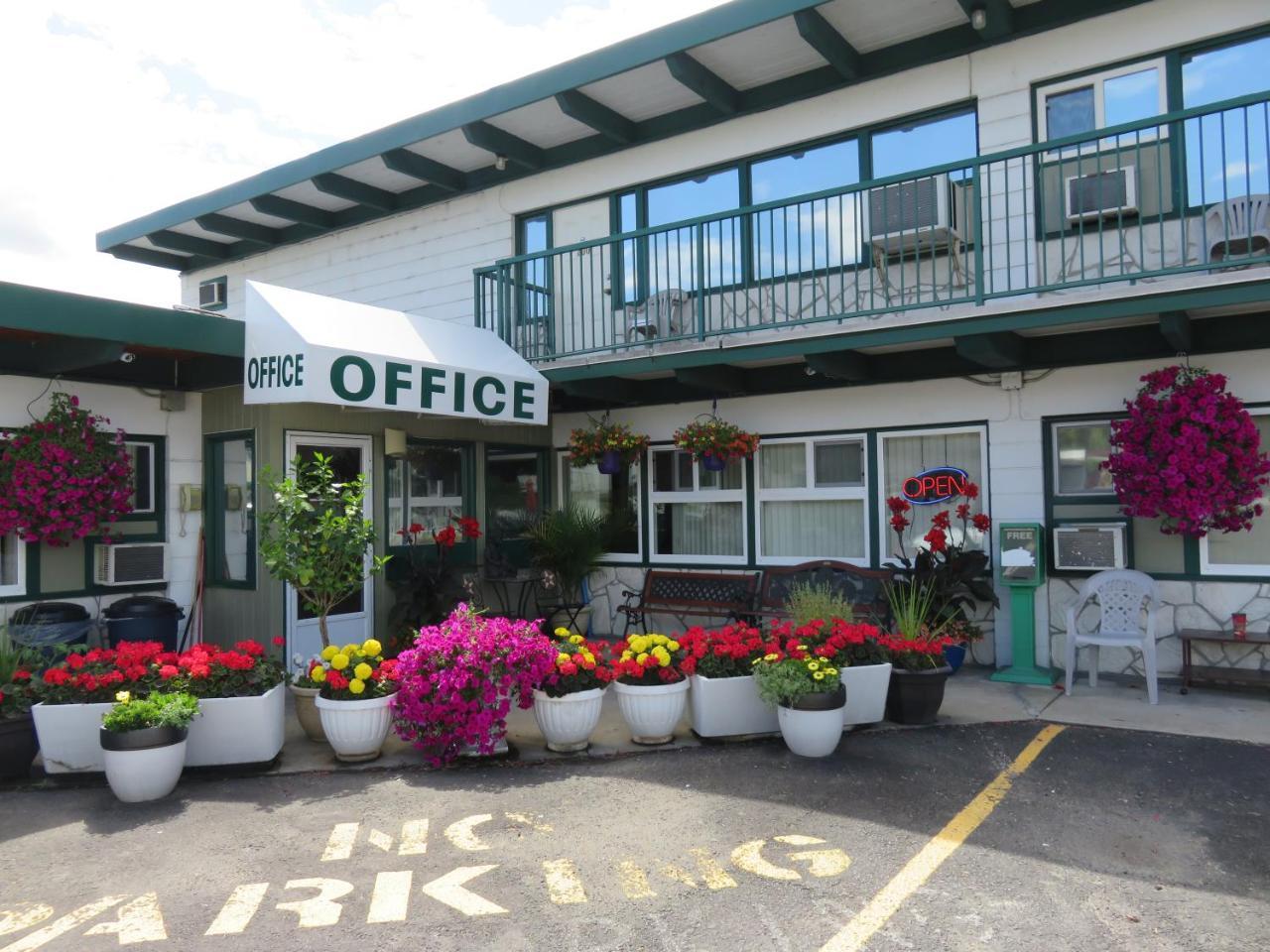 Flamingo Motel Penticton Esterno foto